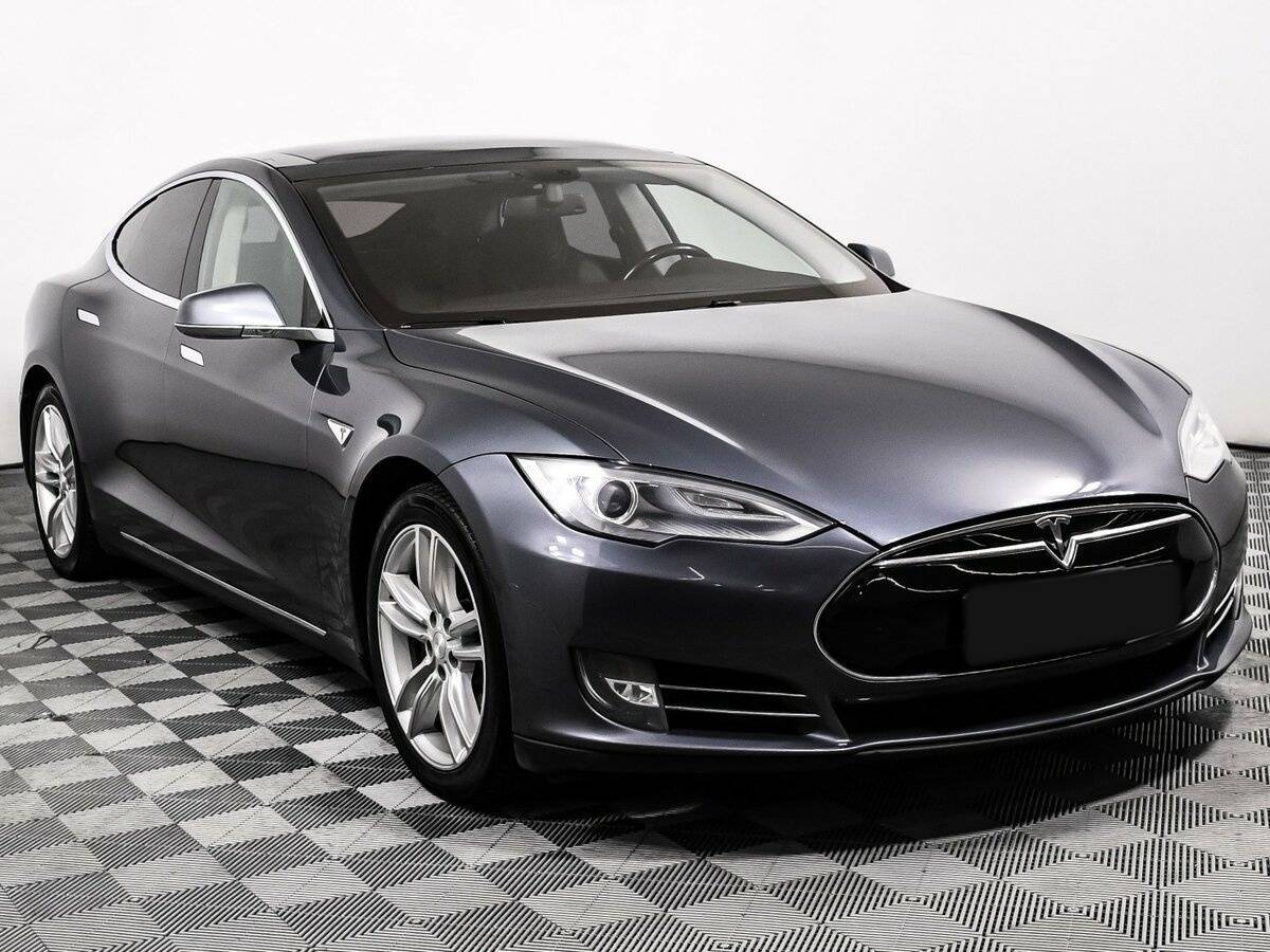 Tesla Model S с пробегом — 2013 год. Фото: #2