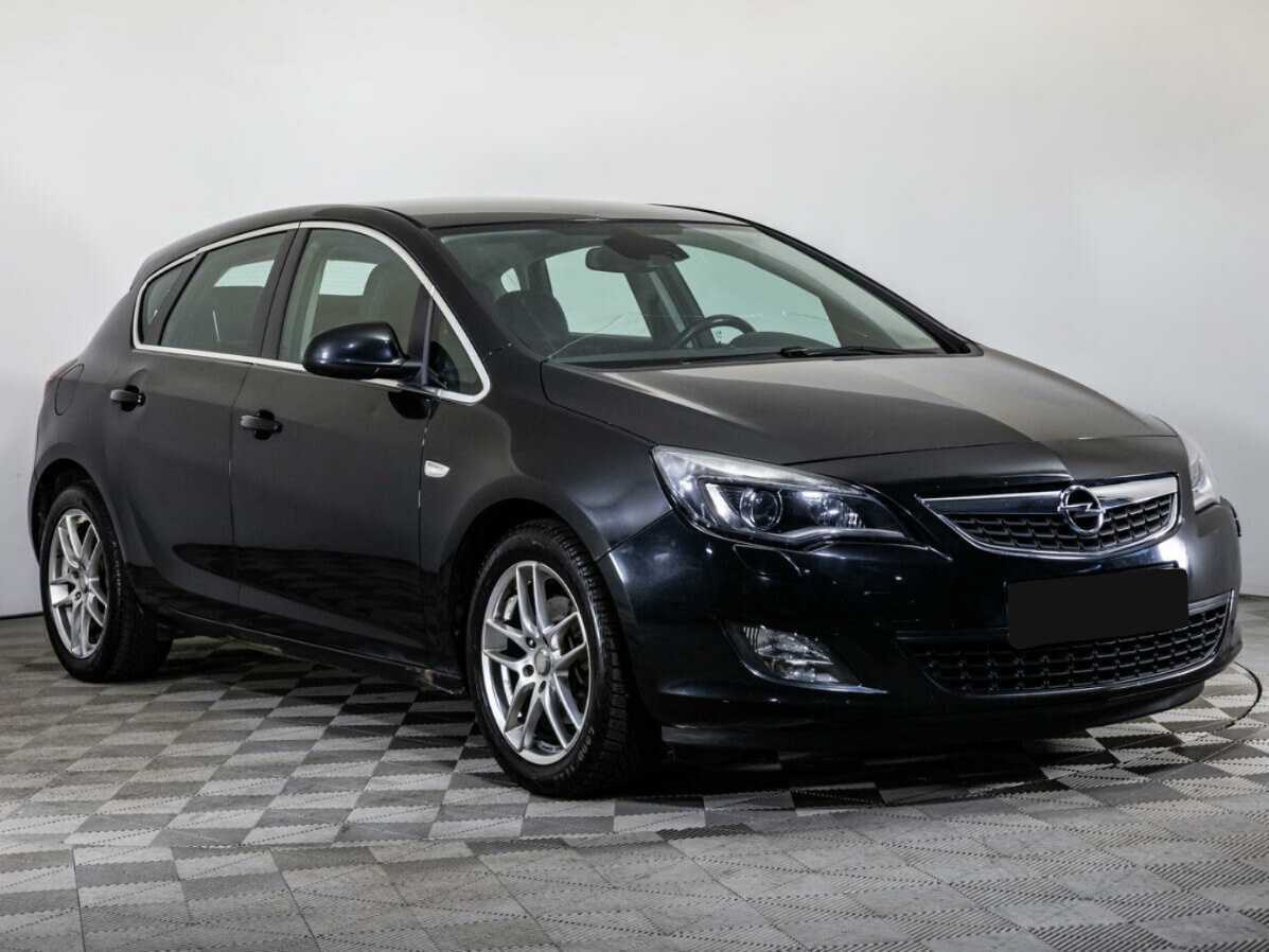 Opel Astra с пробегом — 2011 год. Фото: #2