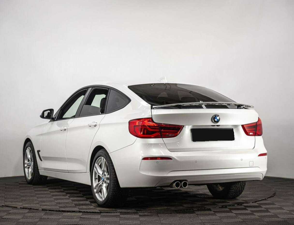 BMW 3 серии с пробегом — 2017 год. Фото: #3