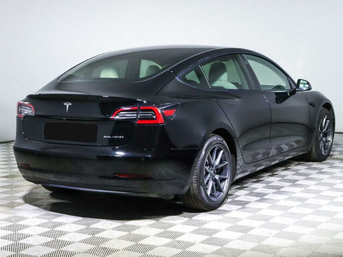 Tesla Model 3 с пробегом — 2021 год. Фото: #4
