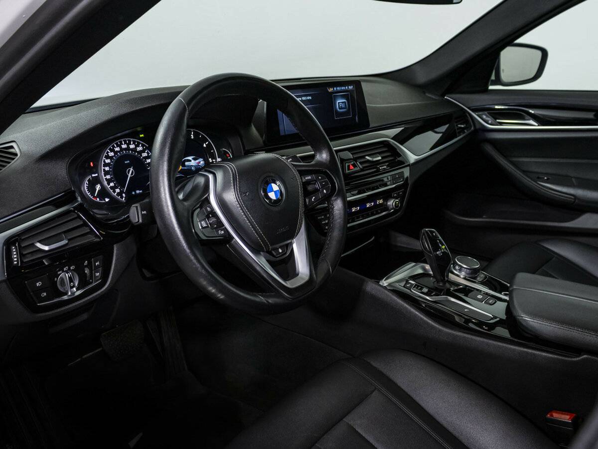 BMW 5 серии с пробегом — 2017 год. Фото: #8