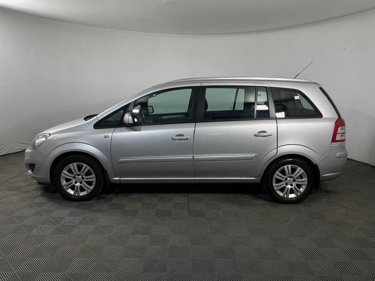 Opel Zafira с пробегом — 2012 год. Фото: #4