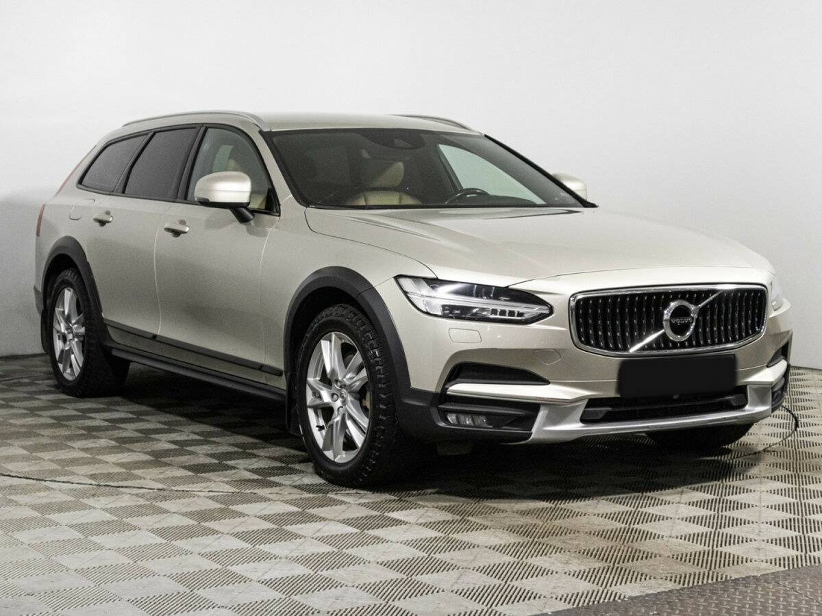 Volvo V90 Cross Country с пробегом — 2017 год. Фото: #2