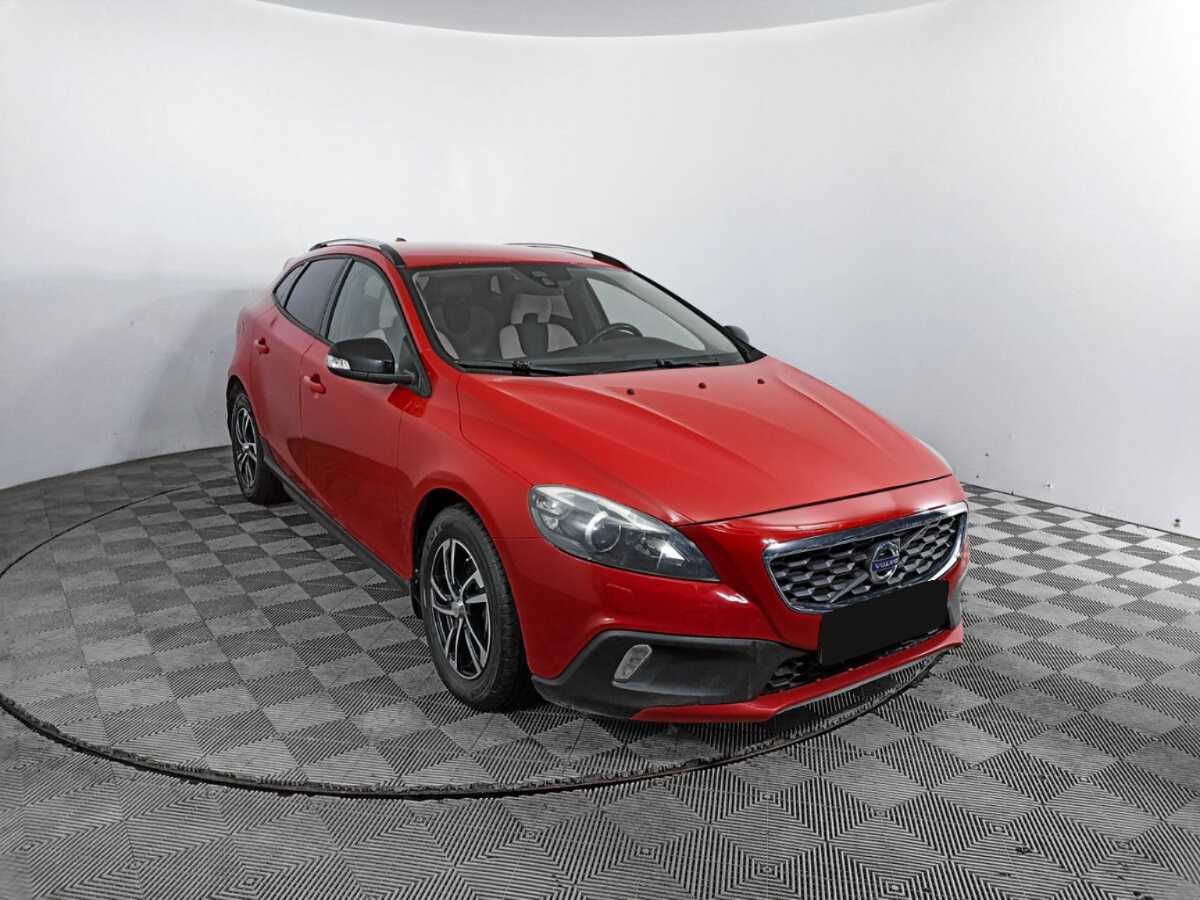 Volvo V40 Cross Country с пробегом — 2013 год. Фото: #2