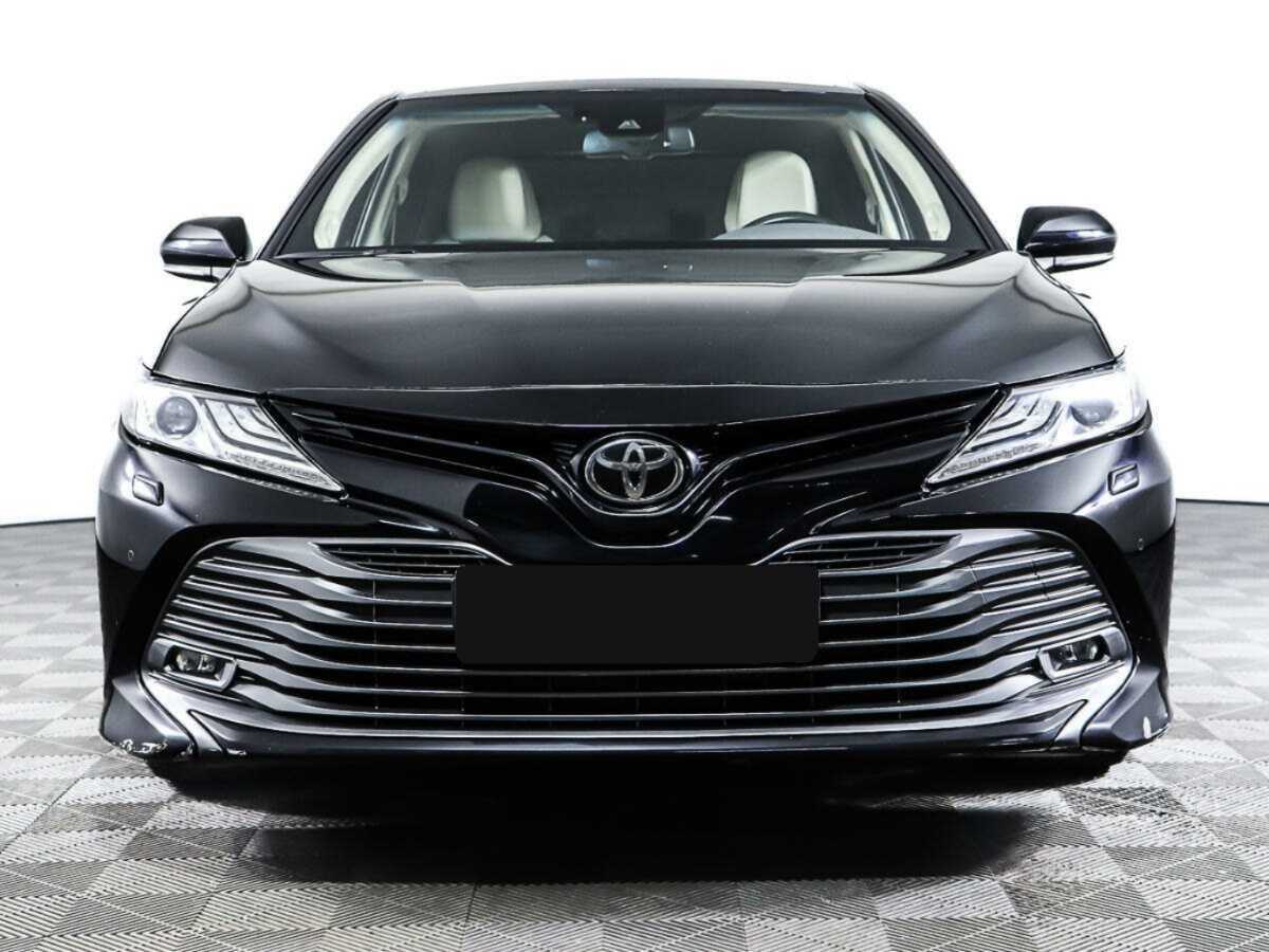 Toyota Camry с пробегом — 2019 год. Фото: #1