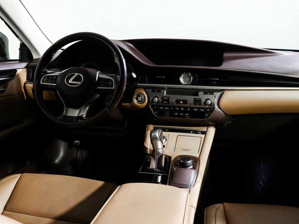 Lexus ES с пробегом — 2017 год. Фото: #7