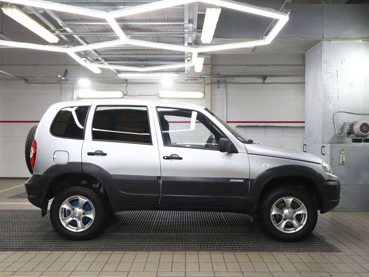 Chevrolet Niva с пробегом — 2011 год. Фото: #9
