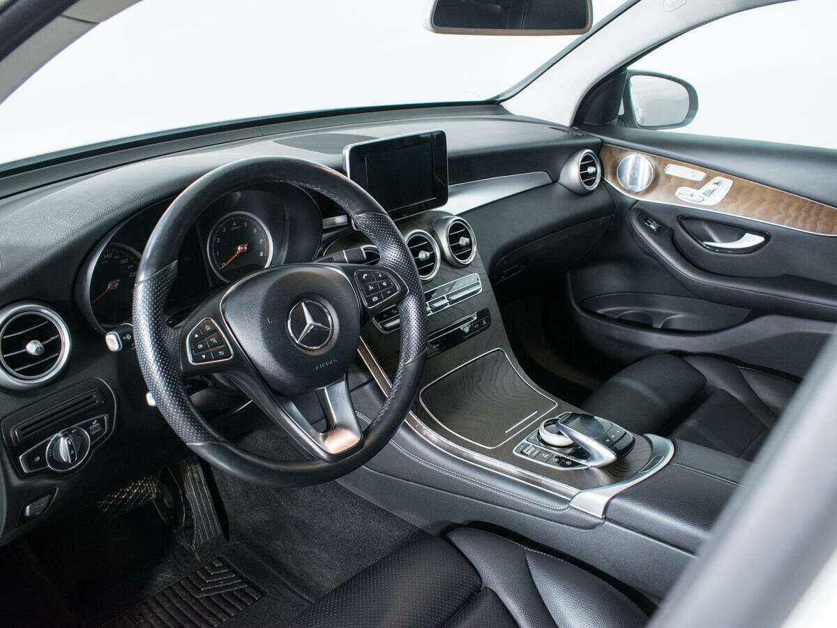 Mercedes-Benz GLC Coupe с пробегом — 2017 год. Фото: #10