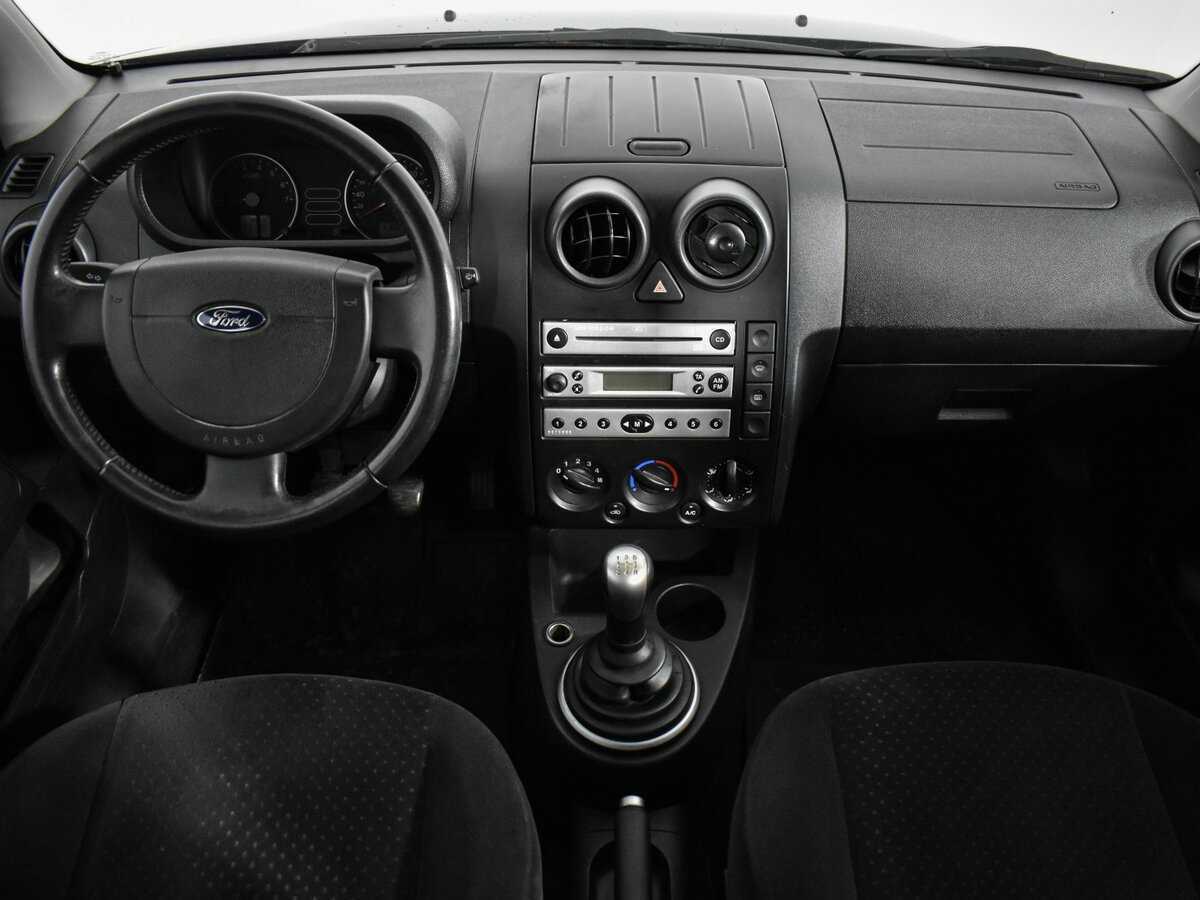 Ford Fusion с пробегом — 2005 год. Фото: #12