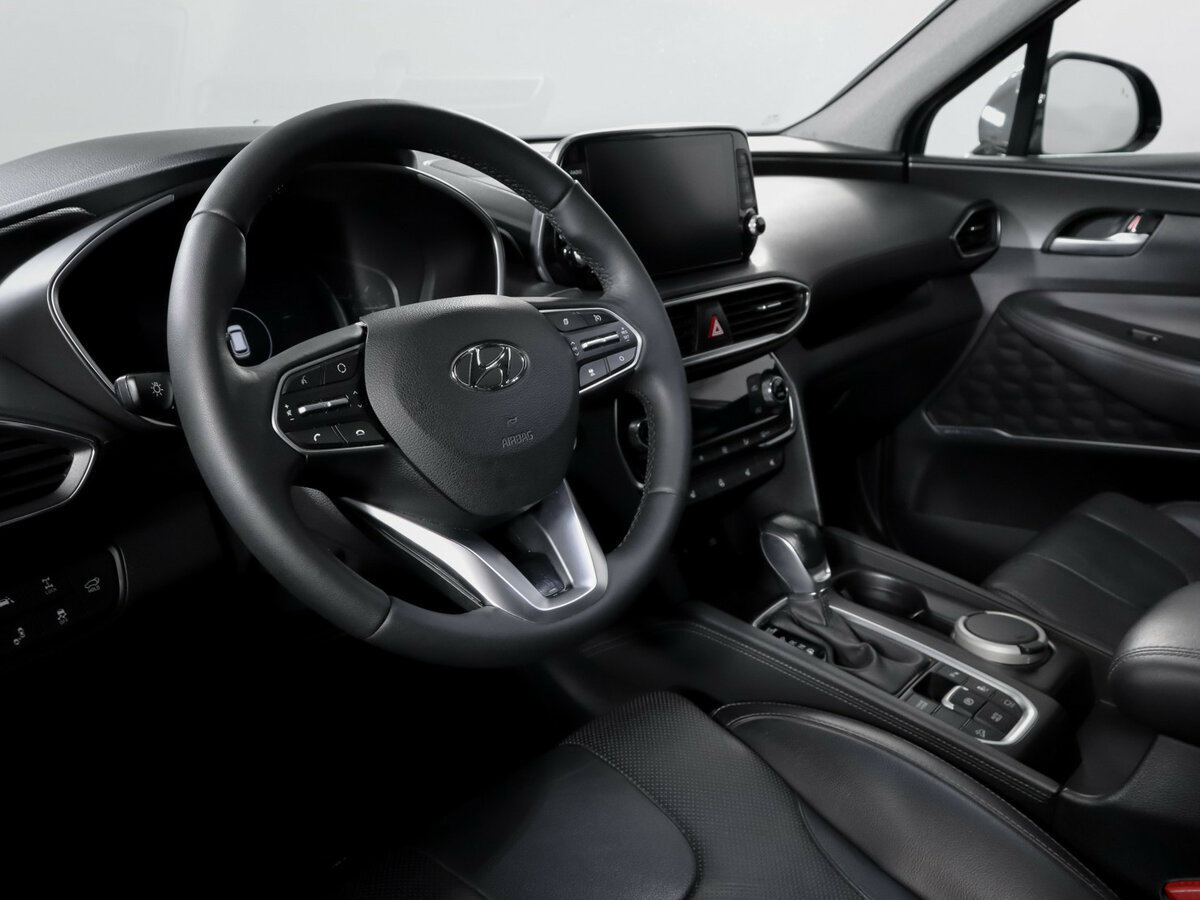Hyundai Santa Fe с пробегом — 2019 год. Фото: #13