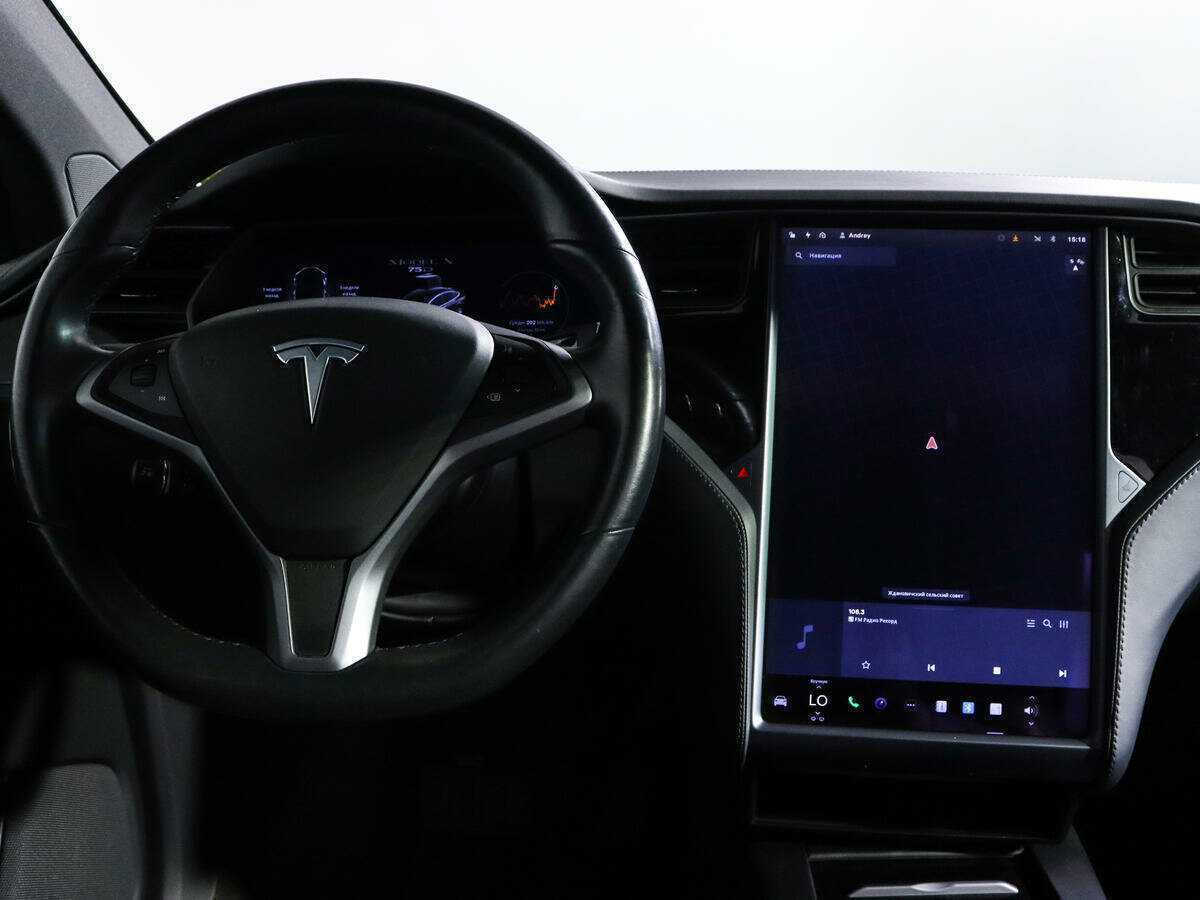 Tesla Model X с пробегом — 2018 год. Фото: #8