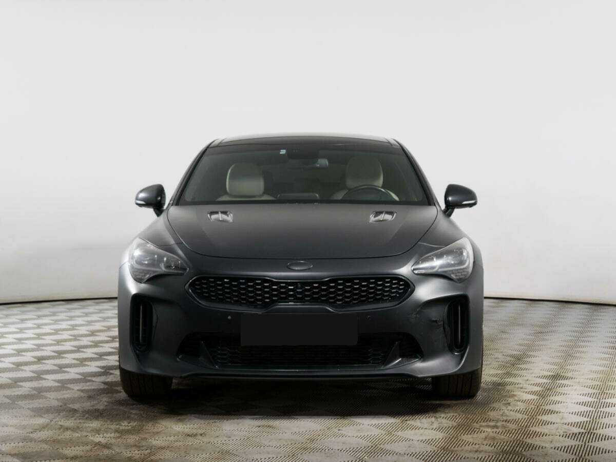Kia Stinger с пробегом — 2018 год. Фото: #1