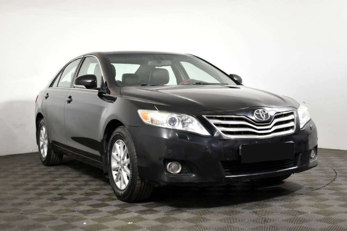 Toyota Camry с пробегом — 2010 год. Фото: #2