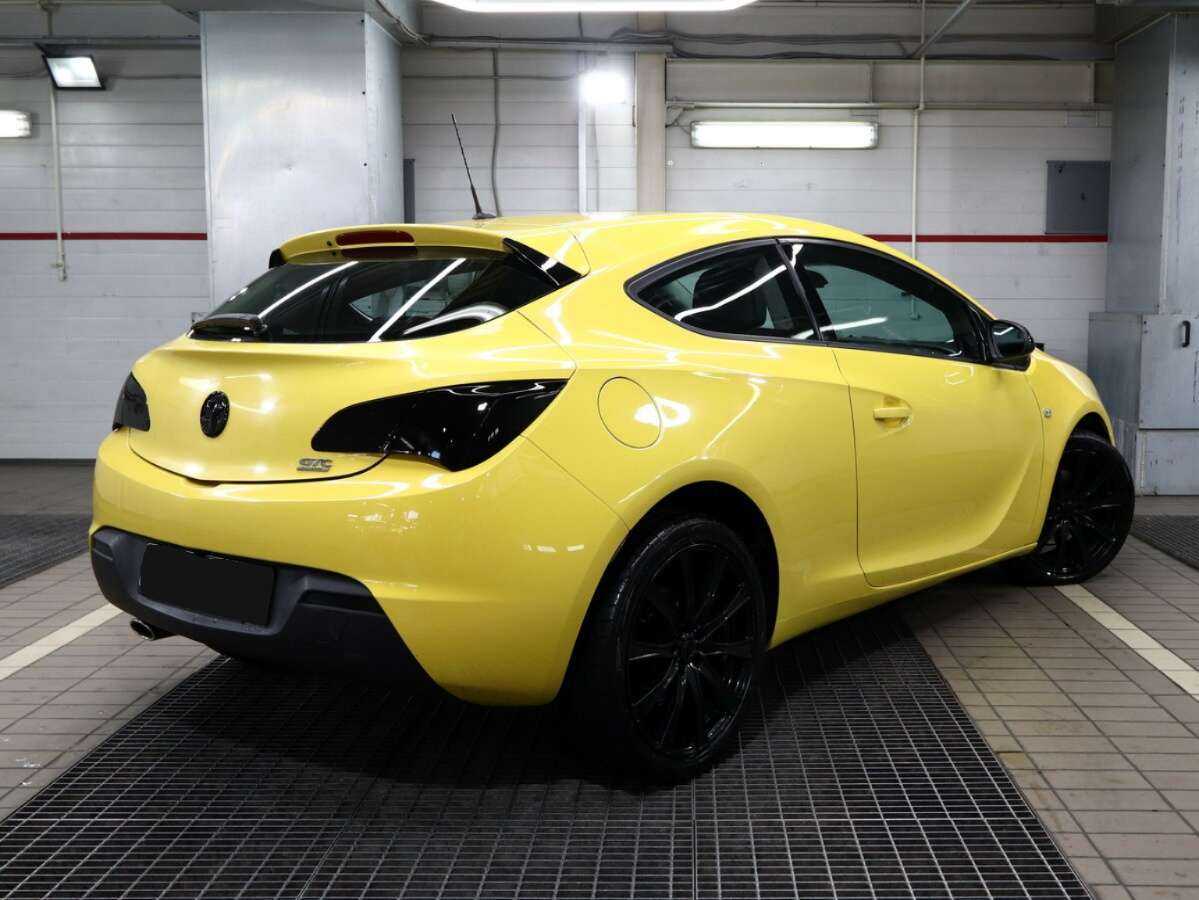 Opel Astra с пробегом — 2014 год. Фото: #3