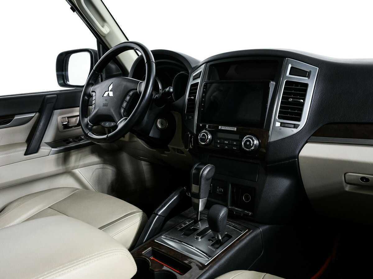 Mitsubishi Pajero с пробегом — 2019 год. Фото: #8