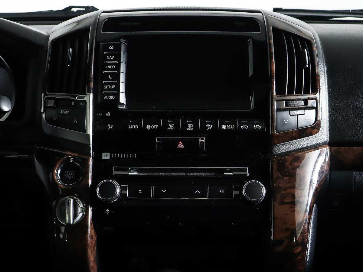 Toyota Land Cruiser с пробегом — 2014 год. Фото: #12