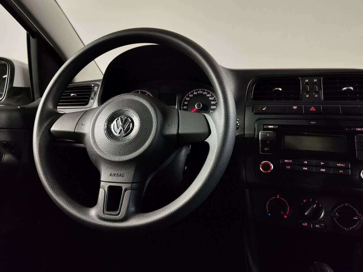 Volkswagen Polo с пробегом — 2011 год. Фото: #5