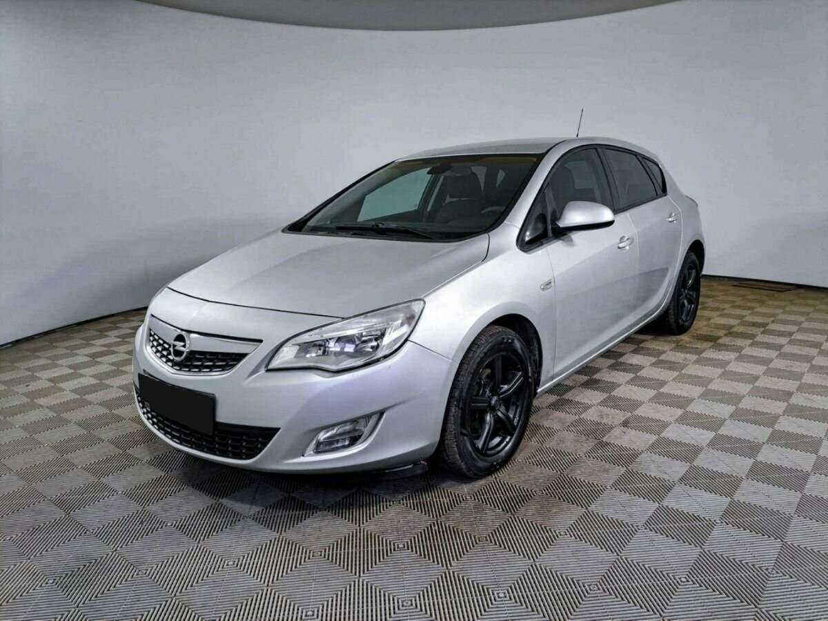 Opel Astra с пробегом — 2011 год. Фото: #0