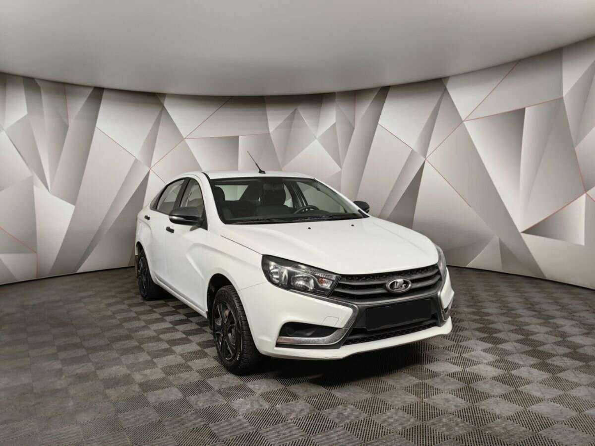 Lada (ВАЗ) Vesta с пробегом — 2018 год. Фото: #2