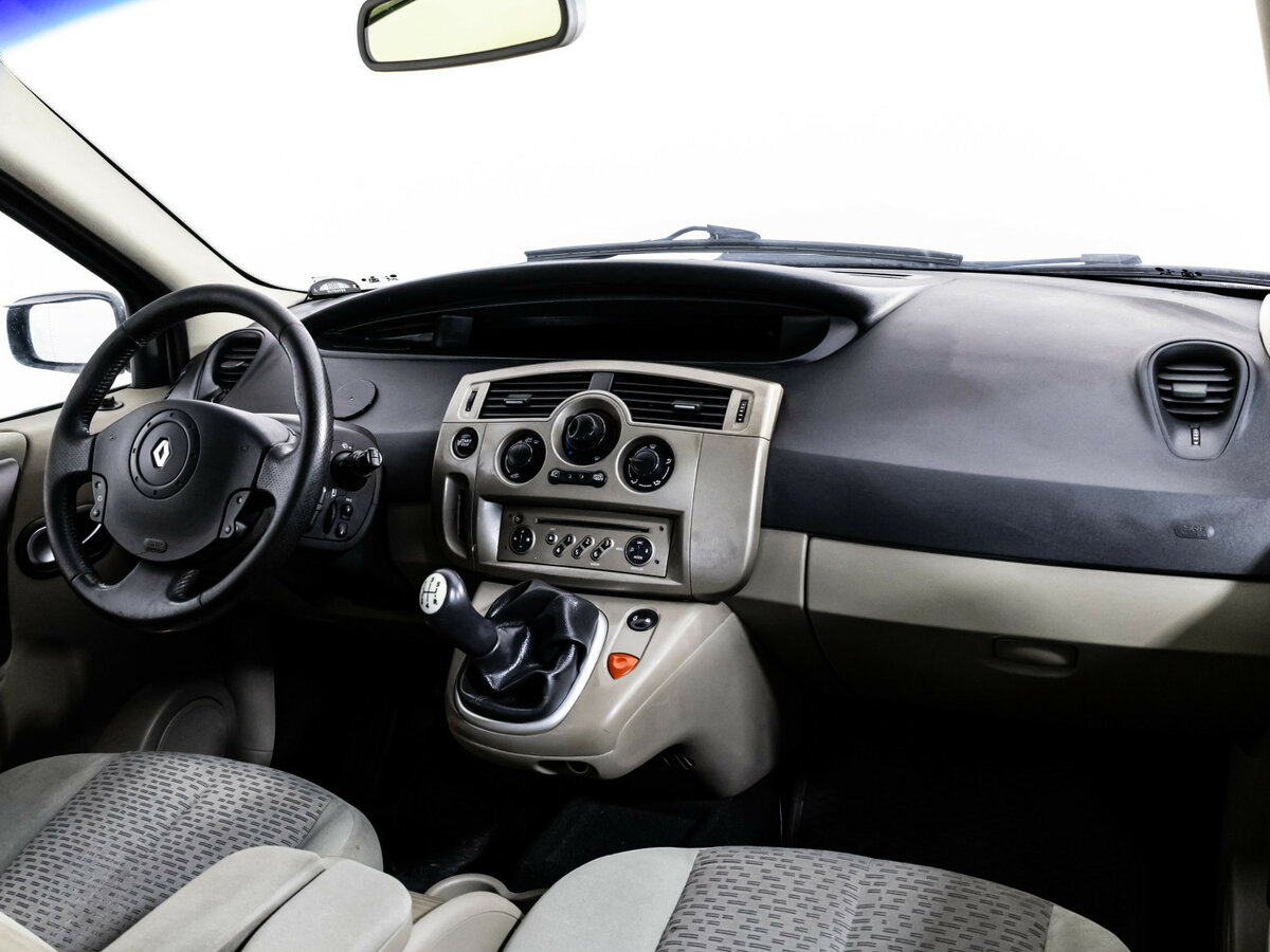 Renault Scenic с пробегом — 2006 год. Фото: #6