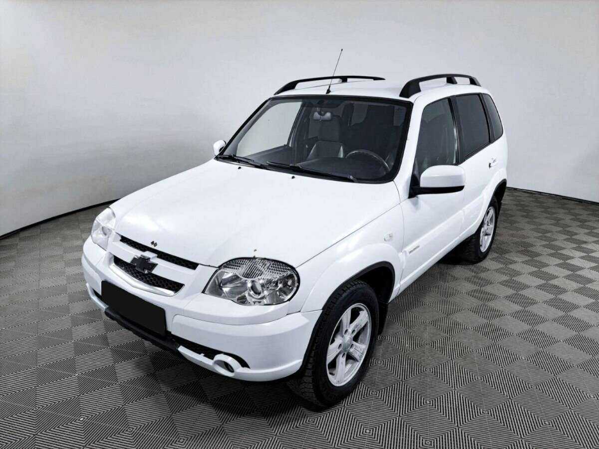 Chevrolet Niva с пробегом — 2013 год. Фото: #0