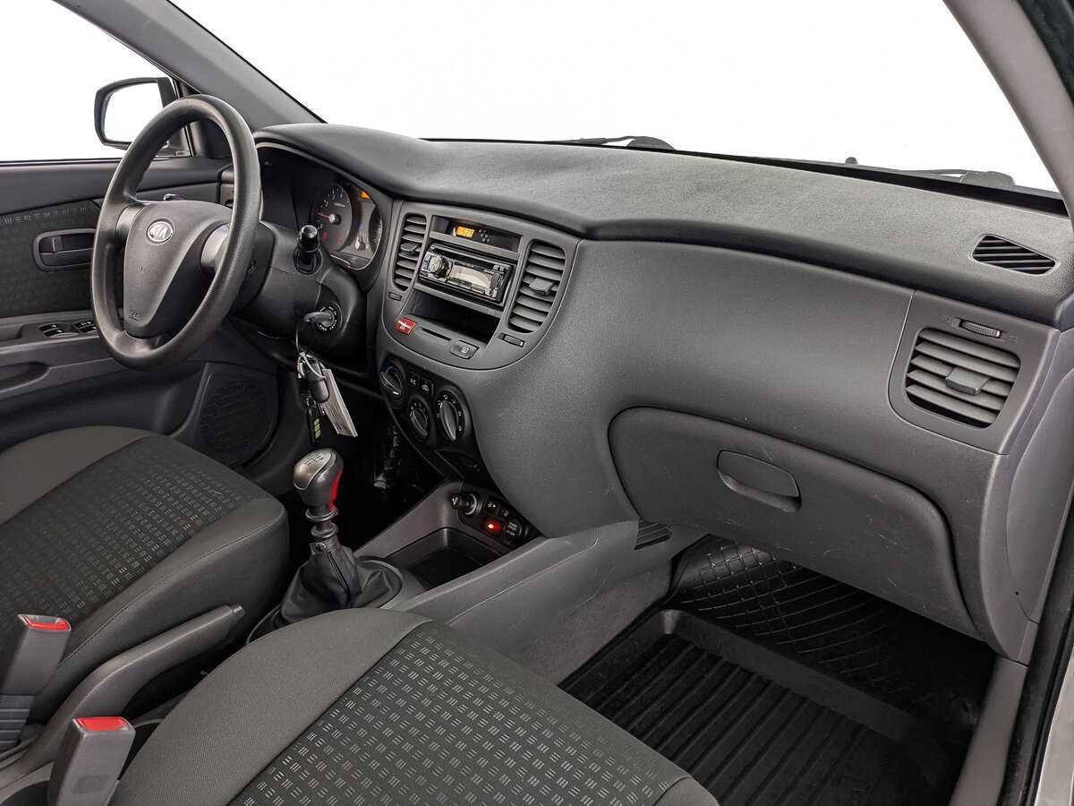 Kia Rio с пробегом — 2007 год. Фото: #11
