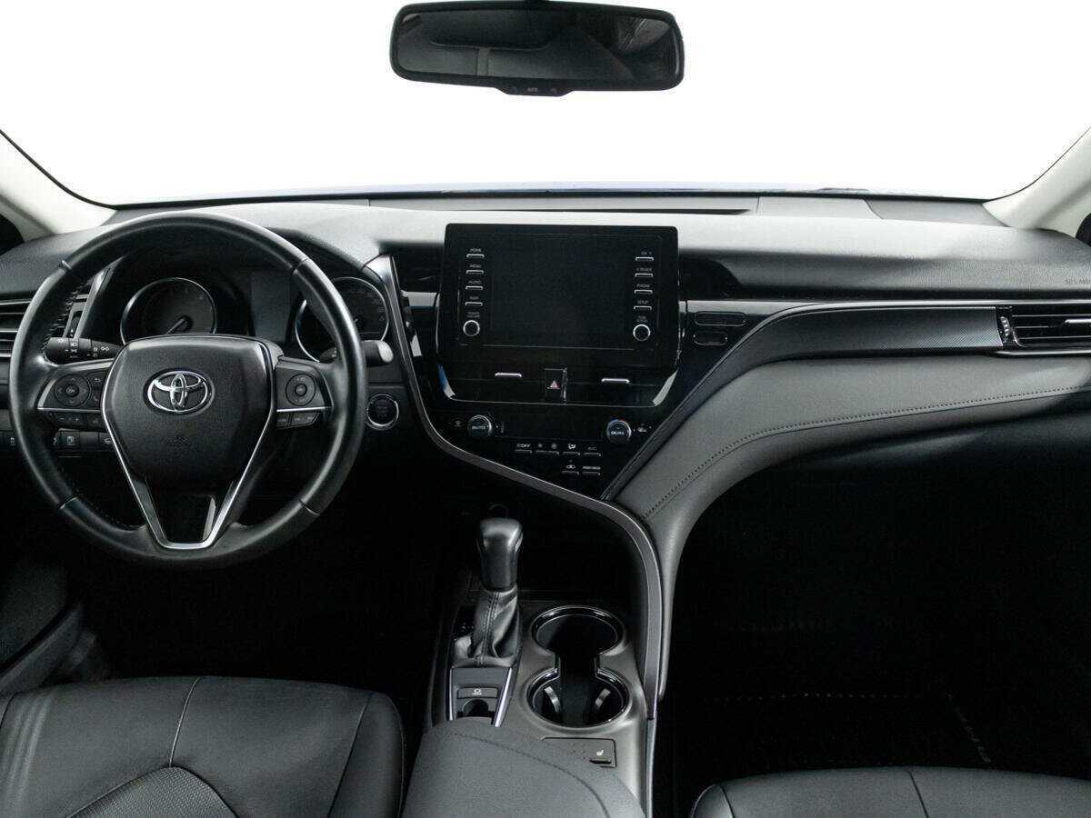 Toyota Camry с пробегом — 2021 год. Фото: #12