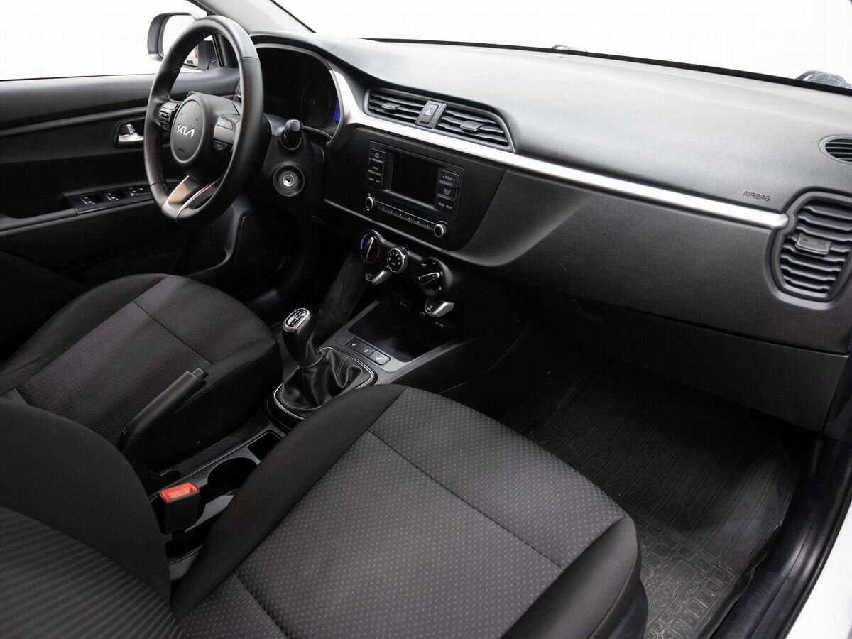 Kia Rio с пробегом — 2022 год. Фото: #9