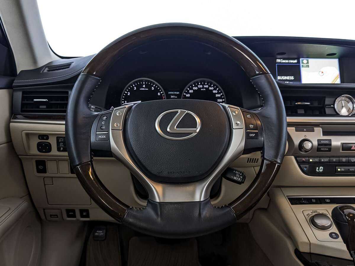 Lexus ES с пробегом — 2013 год. Фото: #16