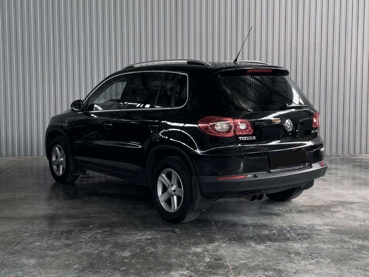 Volkswagen Tiguan с пробегом — 2008 год. Фото: #6