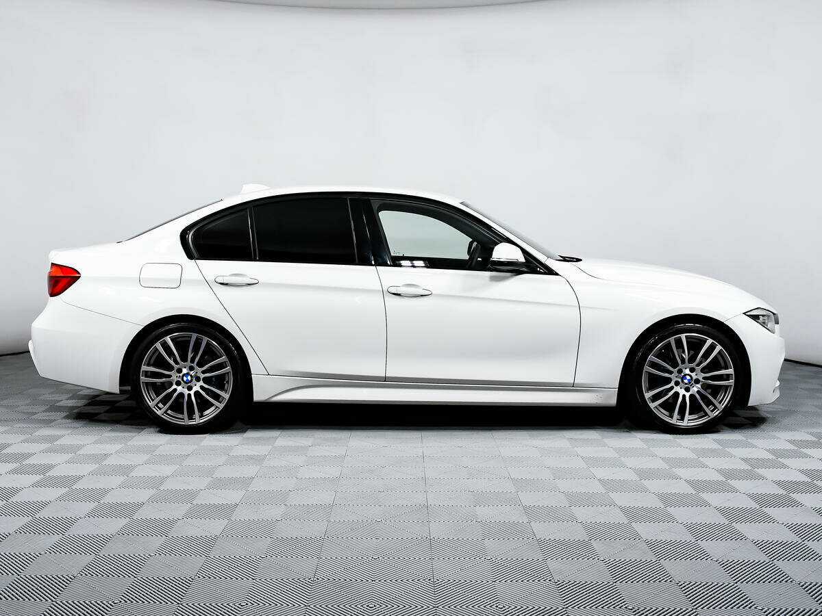 BMW 3 серии с пробегом — 2018 год. Фото: #3
