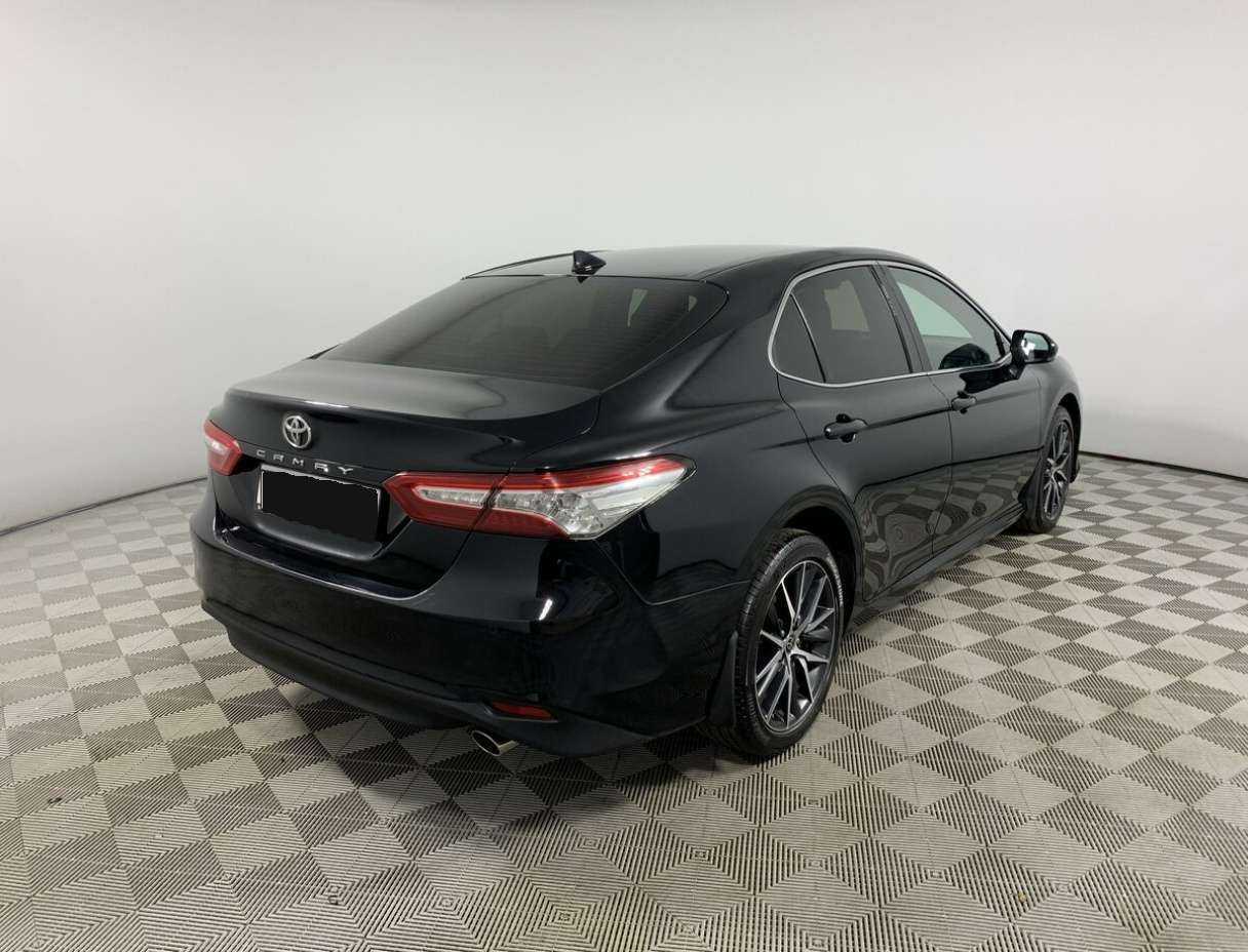 Toyota Camry с пробегом — 2021 год. Фото: #3