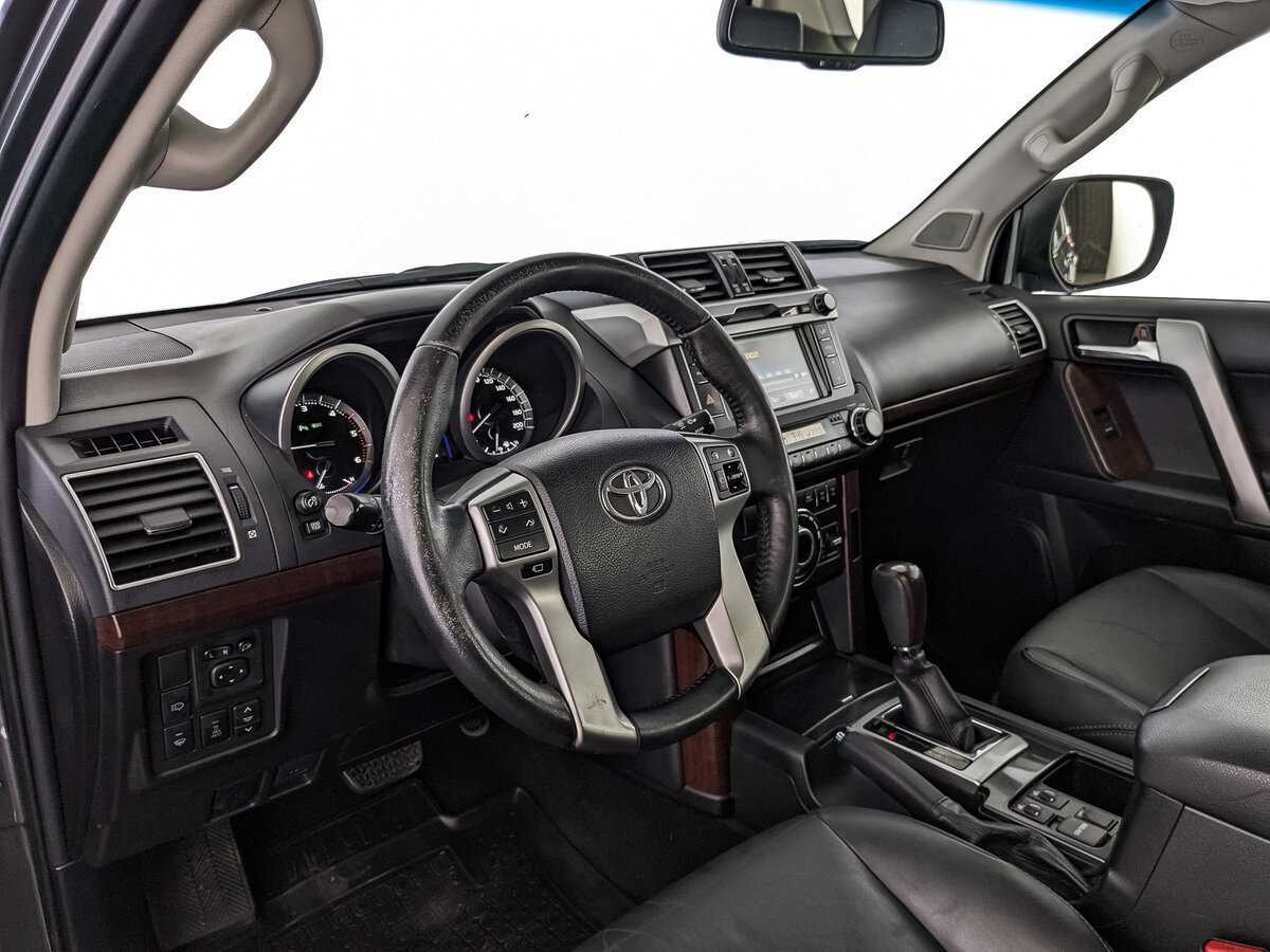 Toyota Land Cruiser Prado с пробегом — 2015 год. Фото: #10