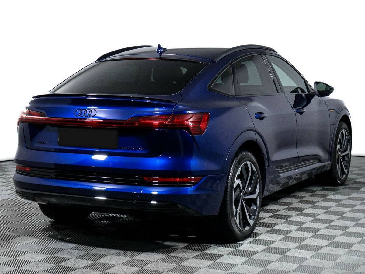Audi e-tron Sportback с пробегом — 2022 год. Фото: #4
