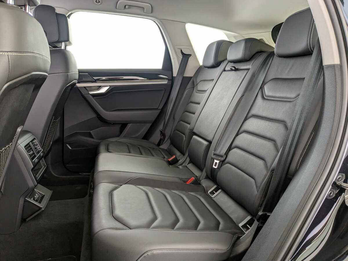 Volkswagen Touareg с пробегом — 2020 год. Фото: #9