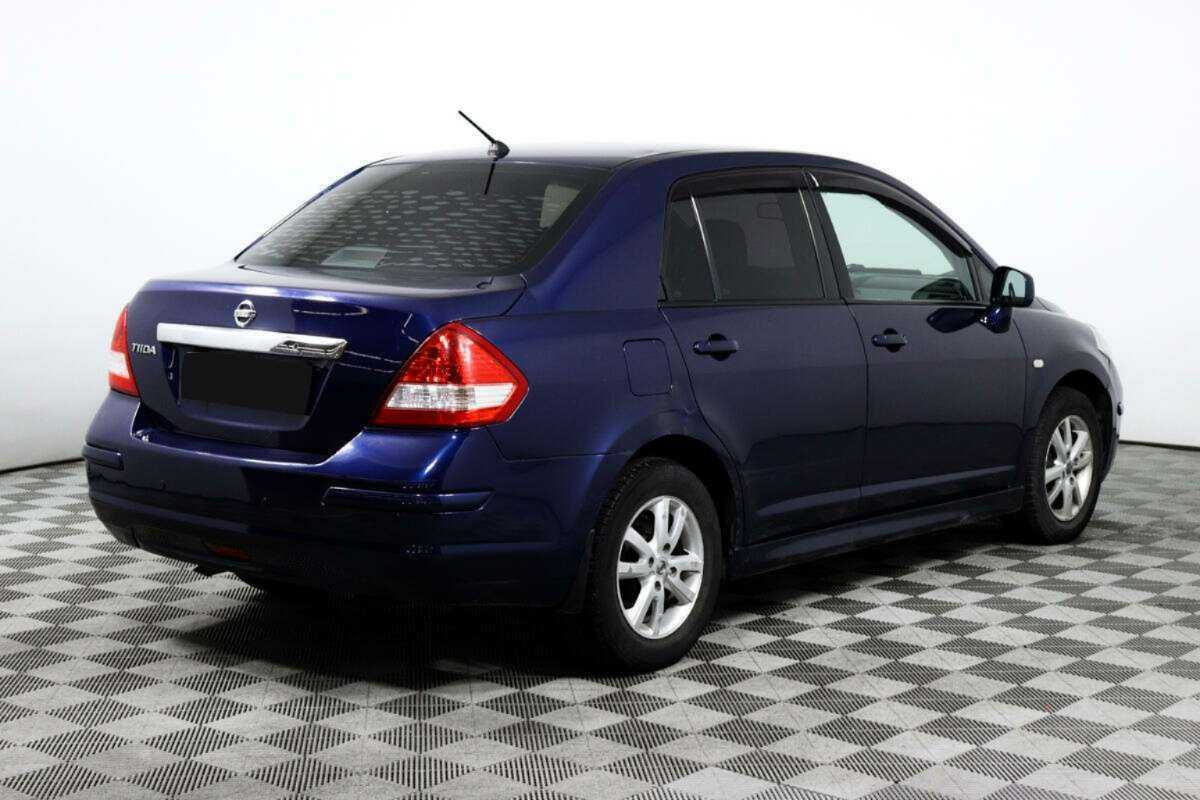 Nissan Tiida с пробегом — 2010 год. Фото: #4