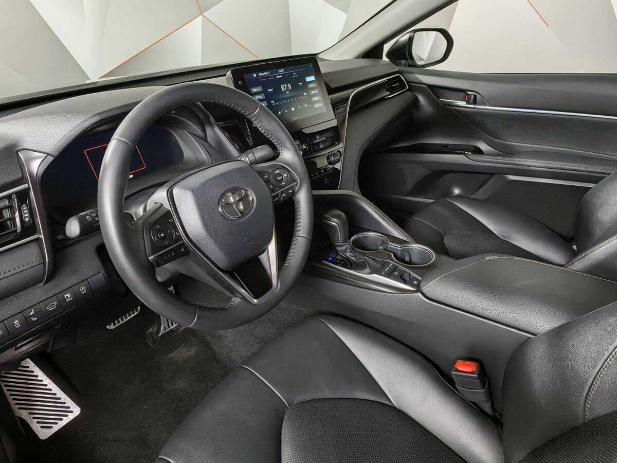 Toyota Camry с пробегом — 2023 год. Фото: #13