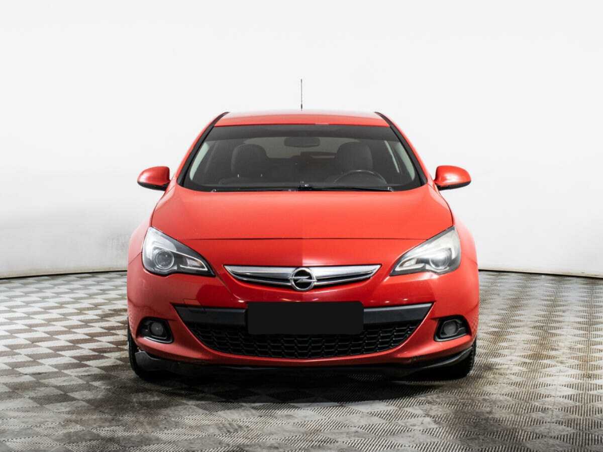 Opel Astra с пробегом — 2013 год. Фото: #1