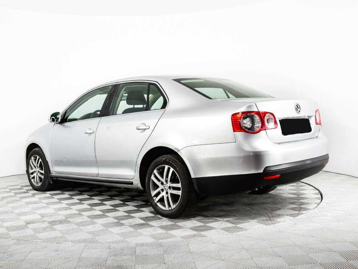 Volkswagen Jetta с пробегом — 2010 год. Фото: #6