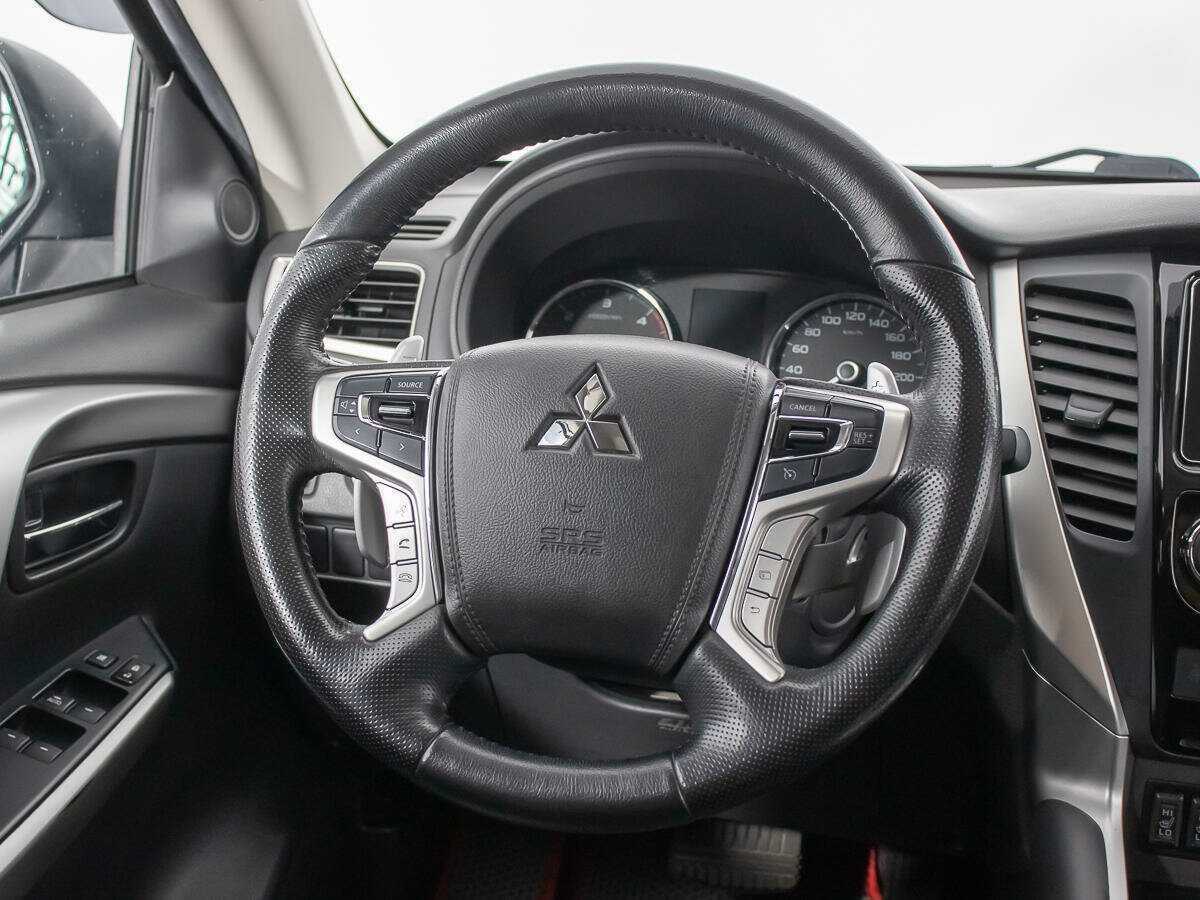 Mitsubishi Pajero Sport с пробегом — 2018 год. Фото: #14