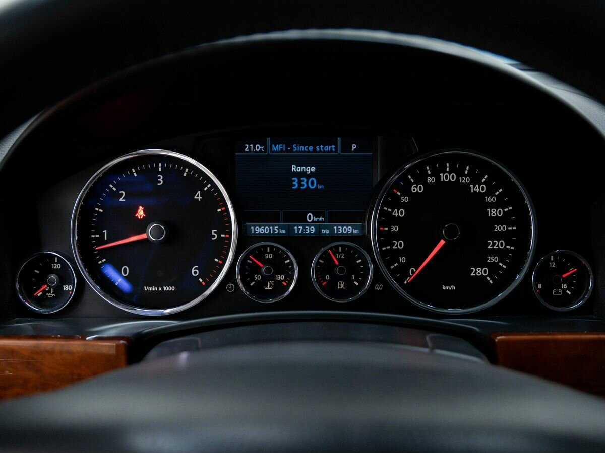 Volkswagen Touareg с пробегом — 2009 год. Фото: #20