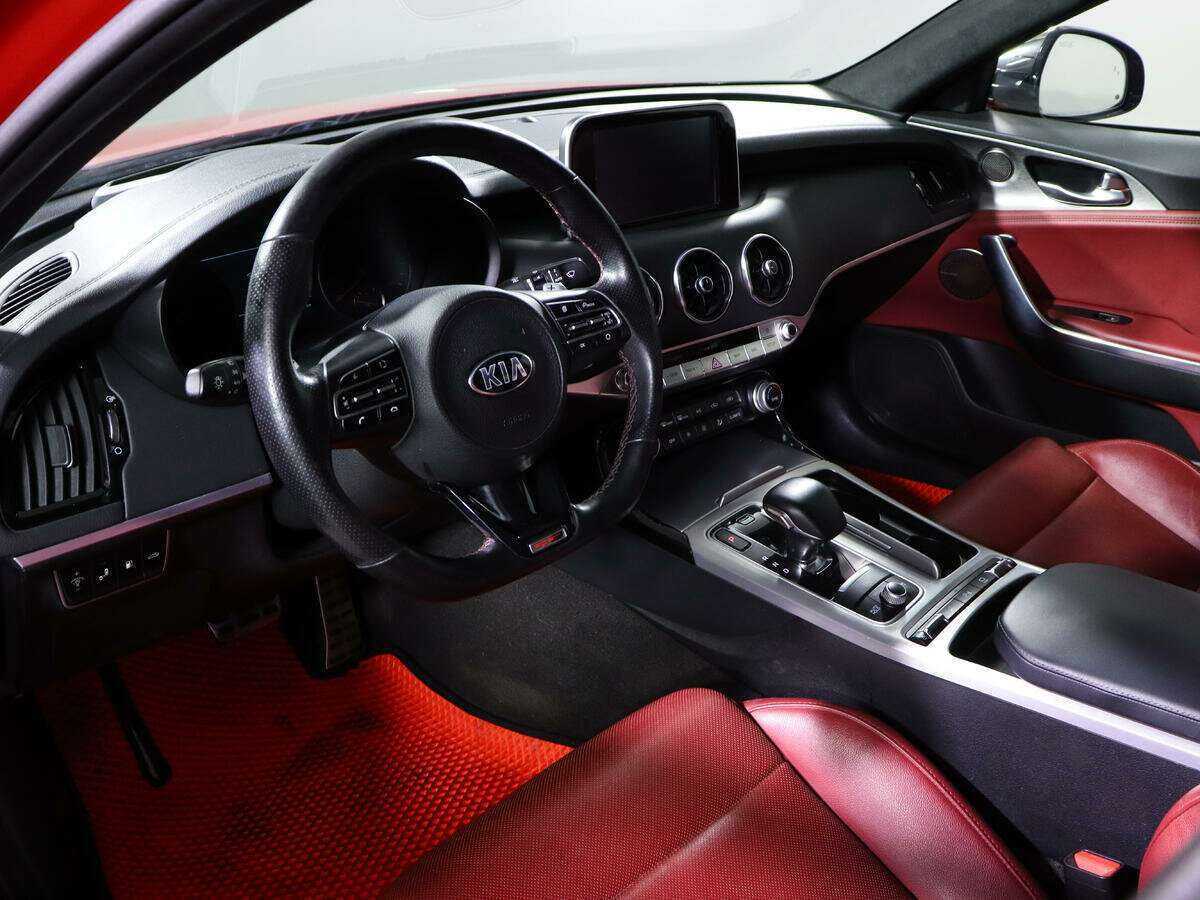 Kia Stinger с пробегом — 2018 год. Фото: #13