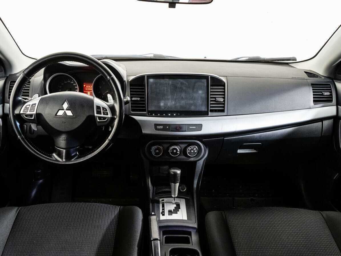 Mitsubishi Lancer с пробегом — 2010 год. Фото: #9