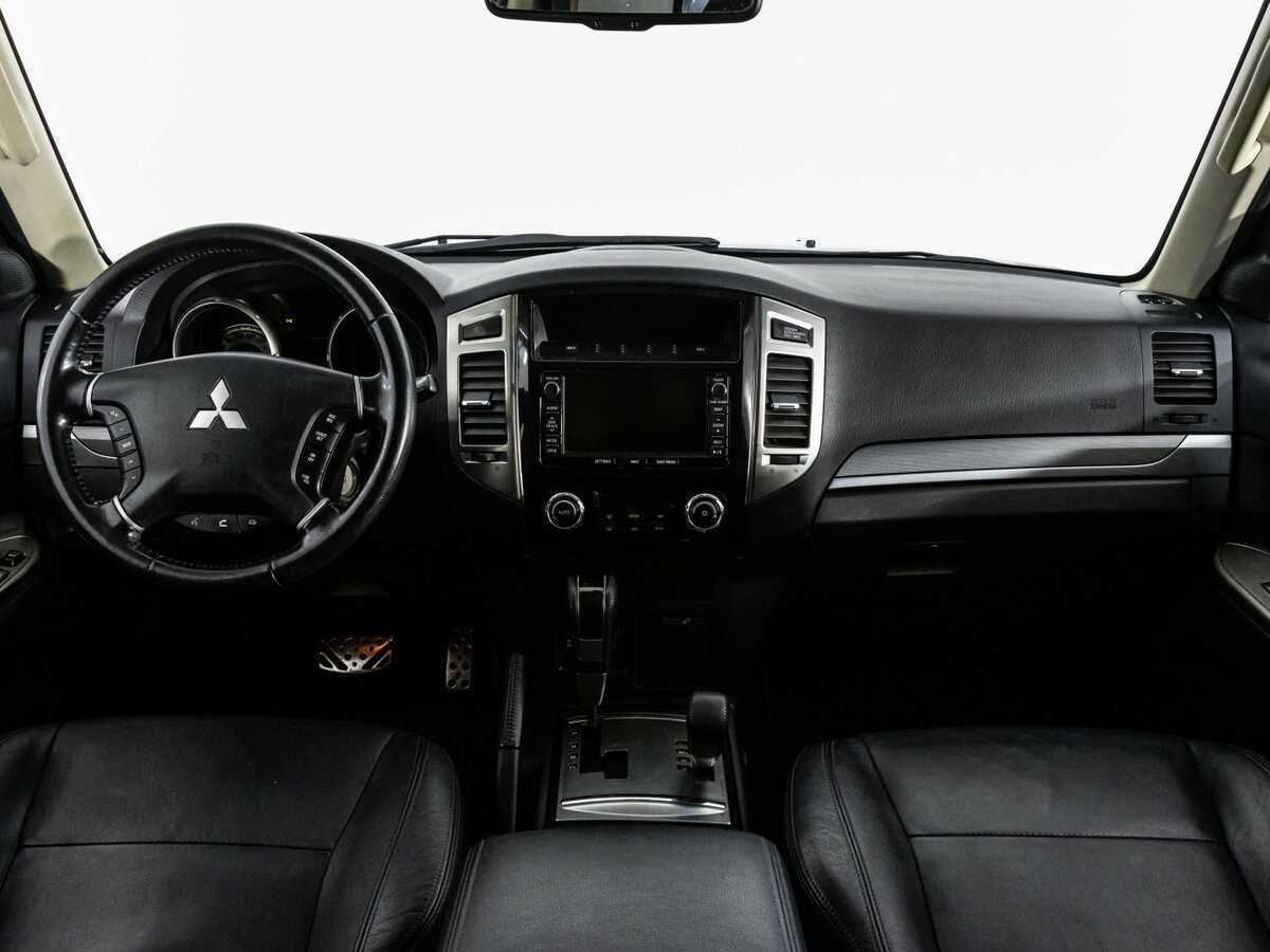 Mitsubishi Pajero с пробегом — 2014 год. Фото: #7