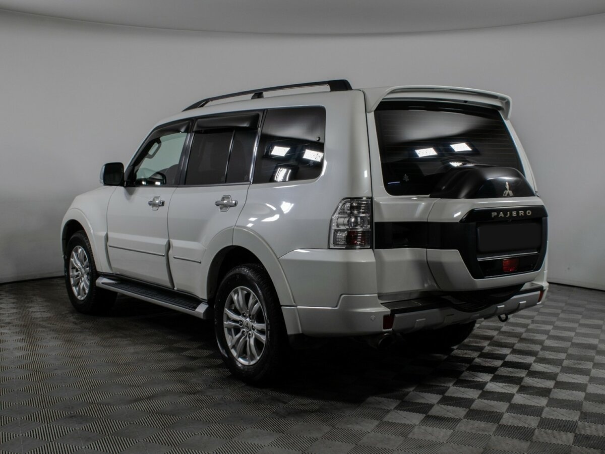 Mitsubishi Pajero с пробегом — 2019 год. Фото: #6