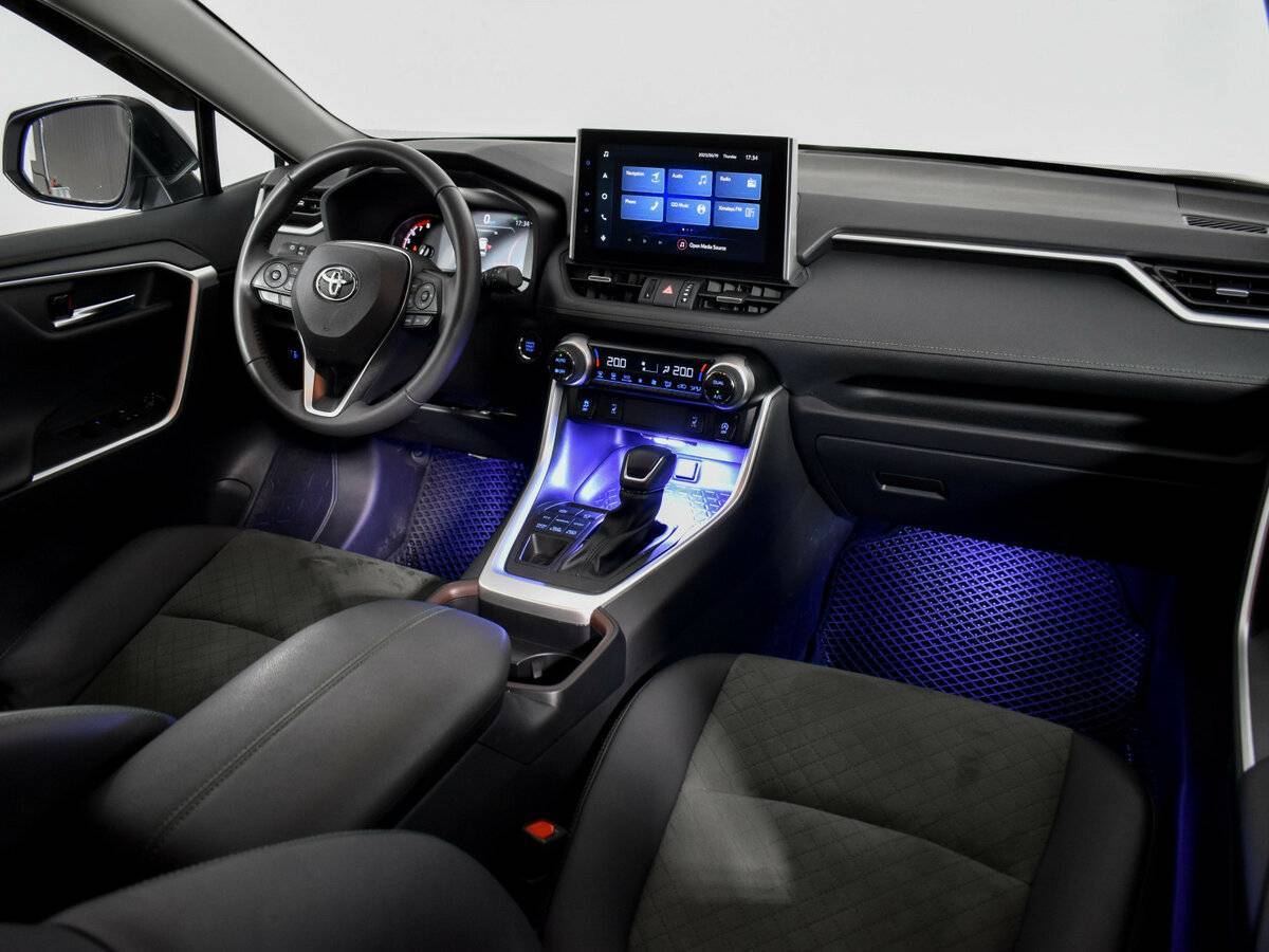 Toyota RAV4 с пробегом — 2022 год. Фото: #8