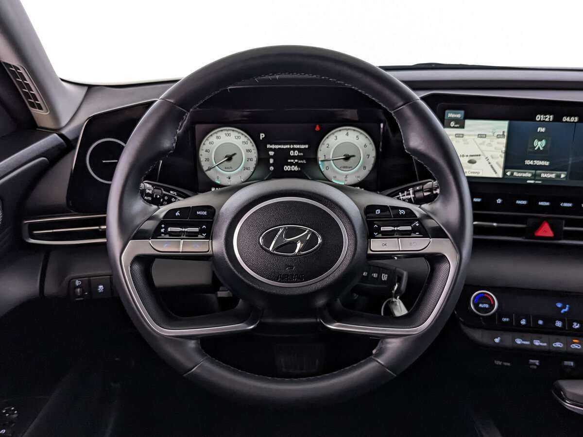 Hyundai Elantra с пробегом — 2021 год. Фото: #17
