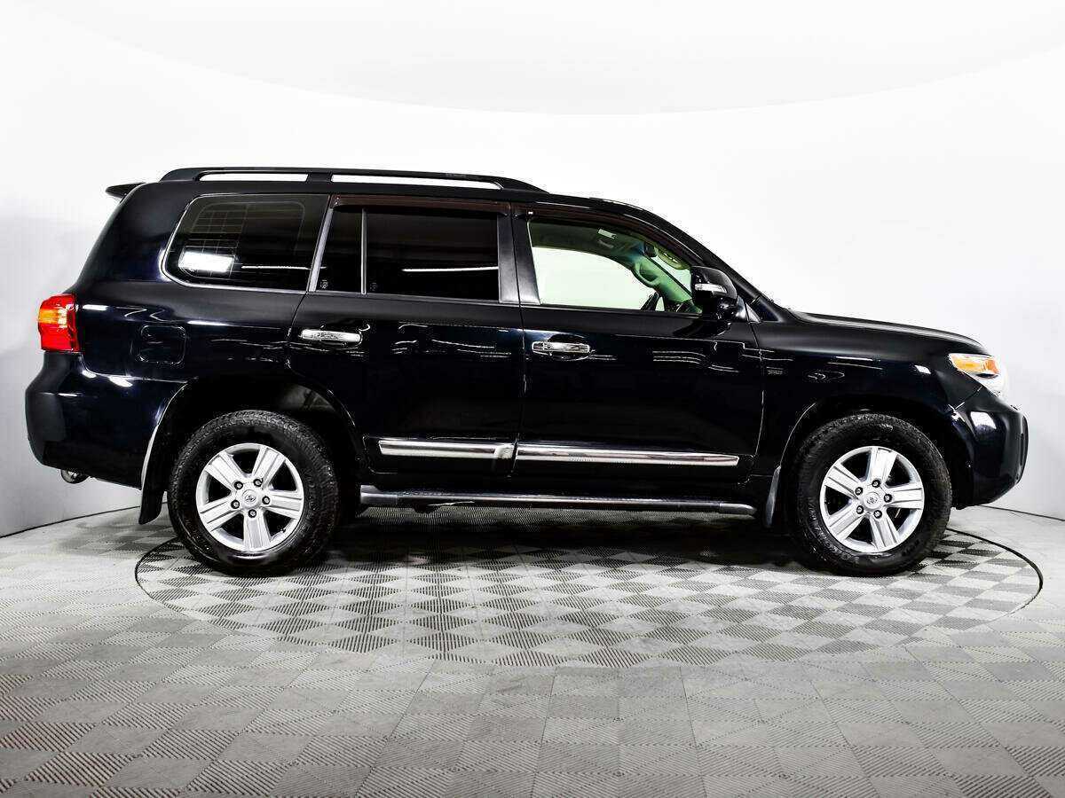 Toyota Land Cruiser с пробегом — 2012 год. Фото: #3
