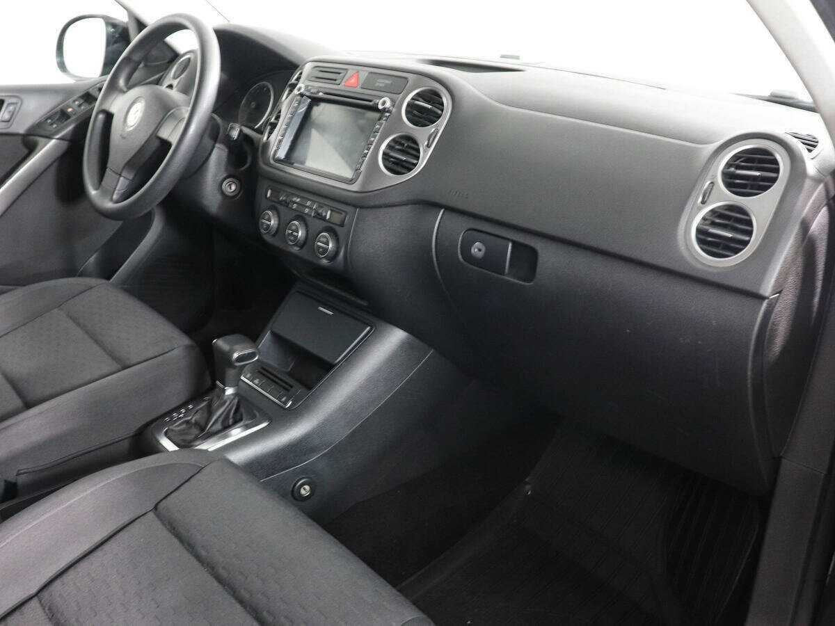 Volkswagen Tiguan с пробегом — 2008 год. Фото: #5