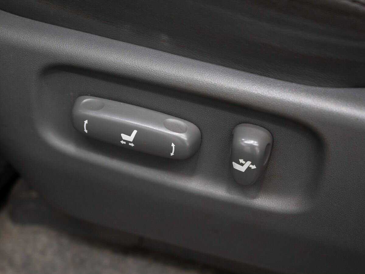 Toyota Land Cruiser Prado с пробегом — 2008 год. Фото: #16